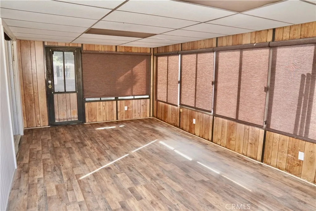 8654 Greenpoint Avenue, Riverside, California 92503 home-pic-15
