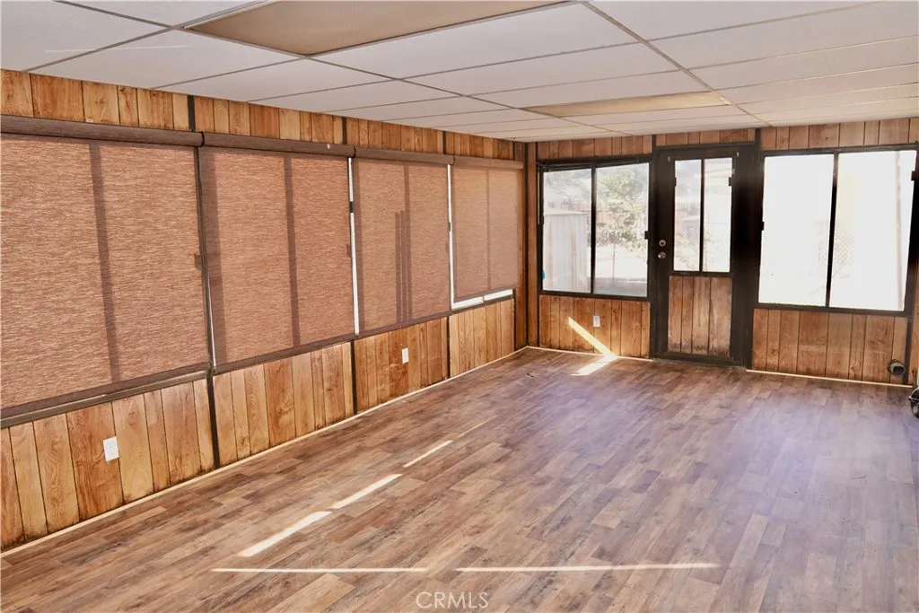8654 Greenpoint Avenue, Riverside, California 92503 home-pic-14