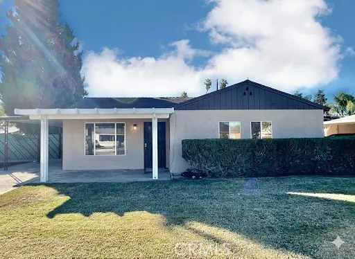 8654 Greenpoint Avenue, Riverside, California 92503 home-pic-1