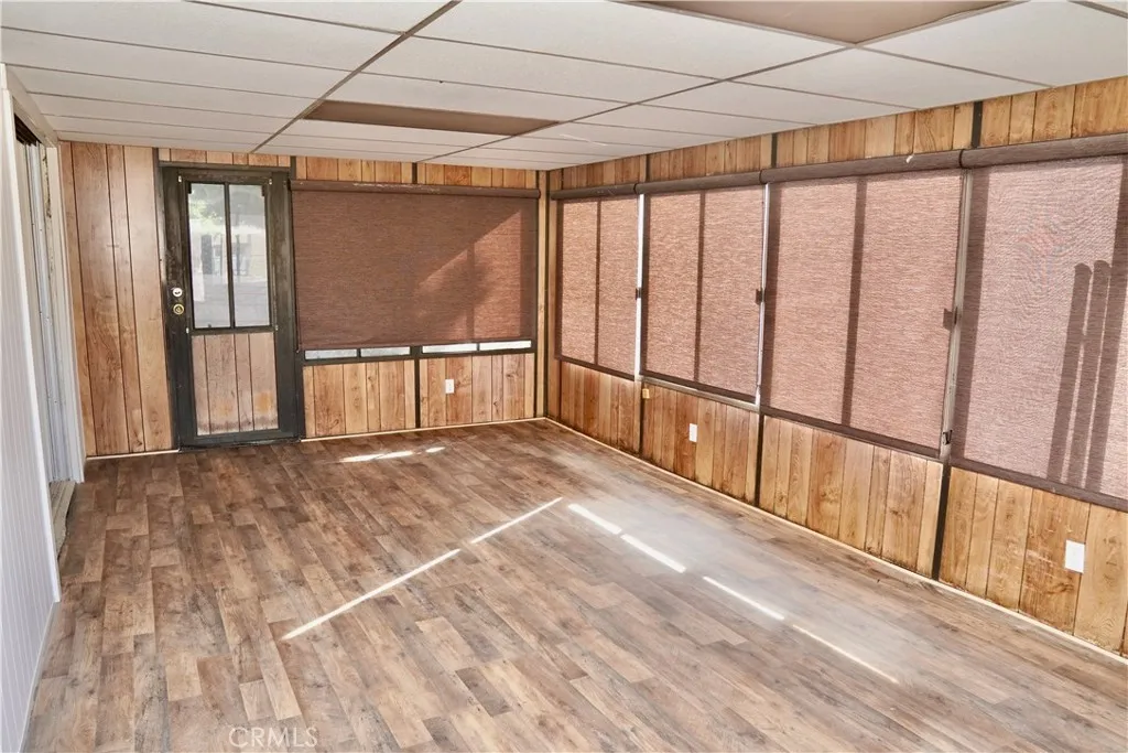 8654 Greenpoint Avenue, Riverside, California 92503 home-pic-10