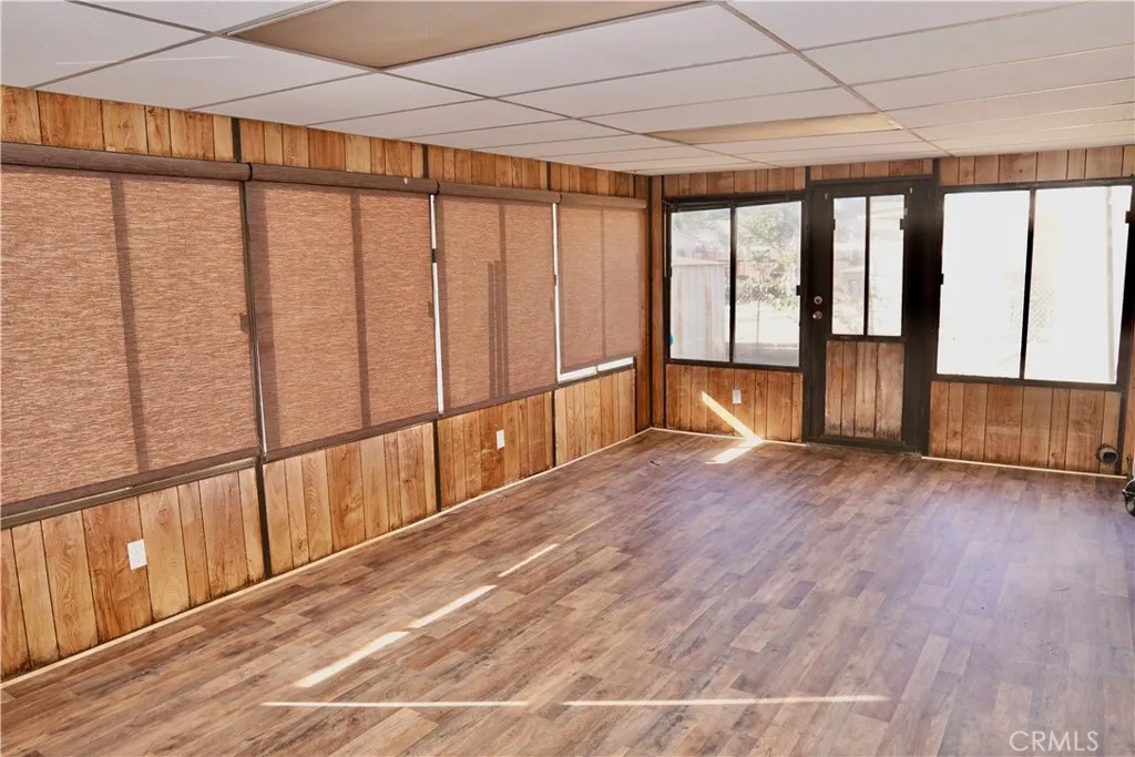 8654 Greenpoint Avenue, Riverside, California 92503 home-pic-9