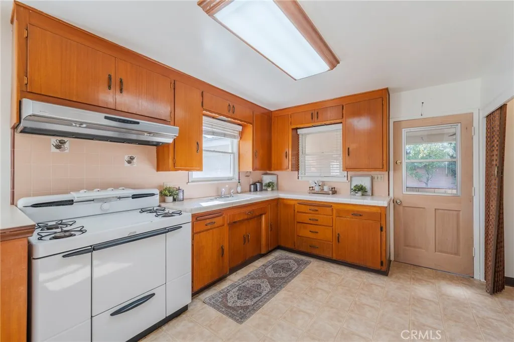 1241 S Walnut, Anaheim, California 92802 home-pic-5