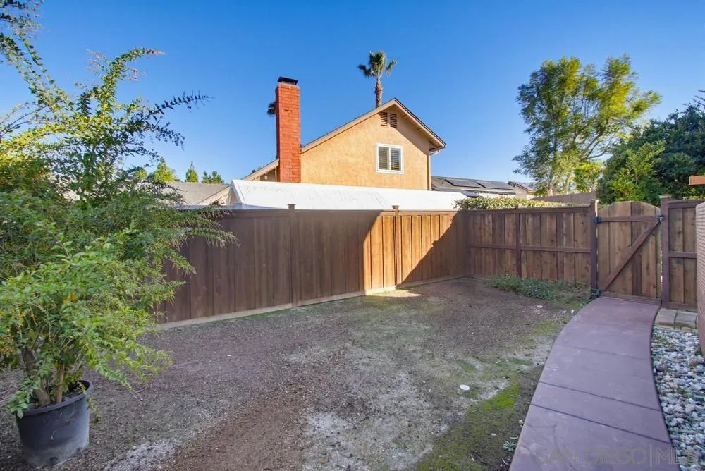 11385 Paseo Albacete, San Diego, California 92129 home-pic-44