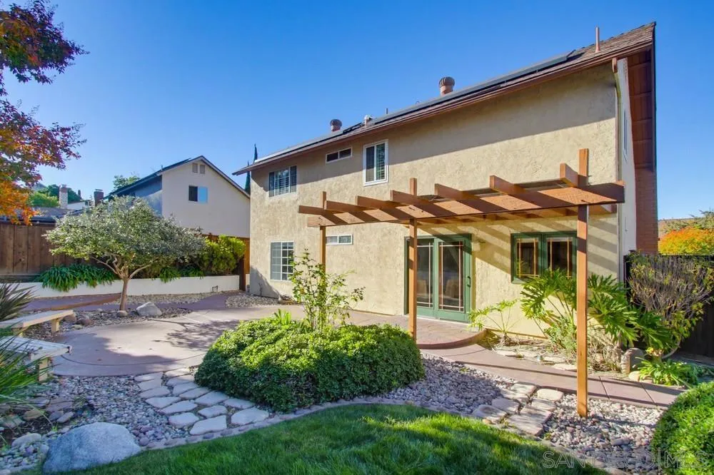11385 Paseo Albacete, San Diego, California 92129 home-pic-39