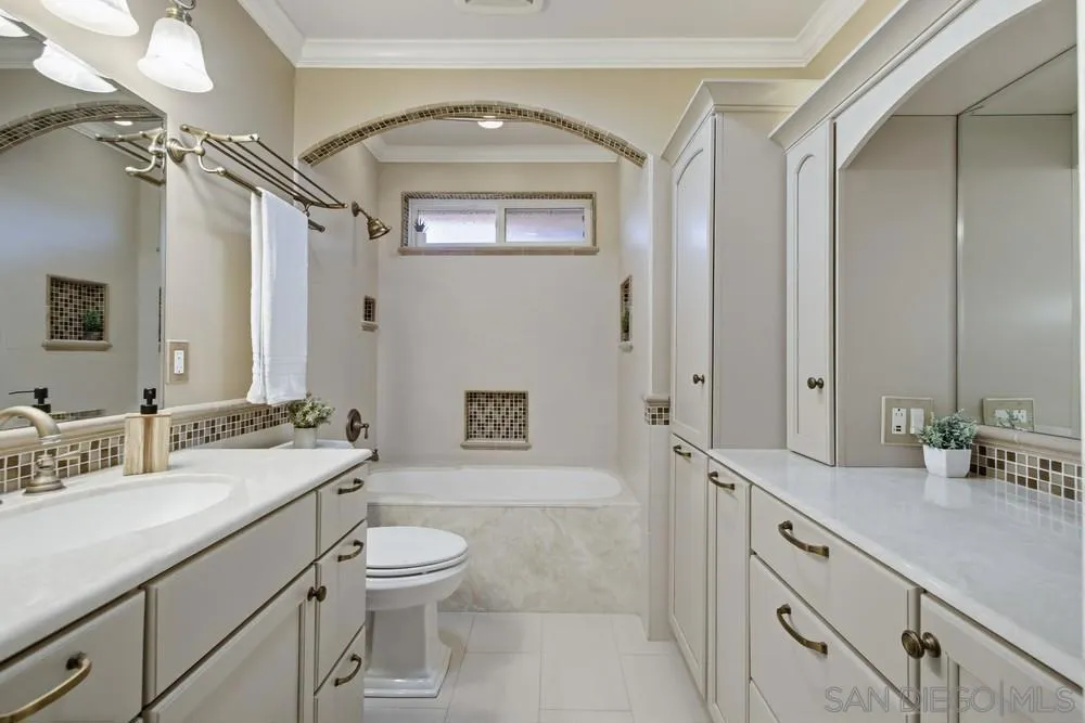 11385 Paseo Albacete, San Diego, California 92129 home-pic-28