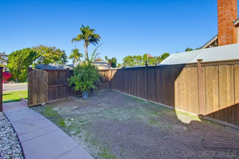11385 Paseo Albacete, San Diego, California 92129 home-pic-43