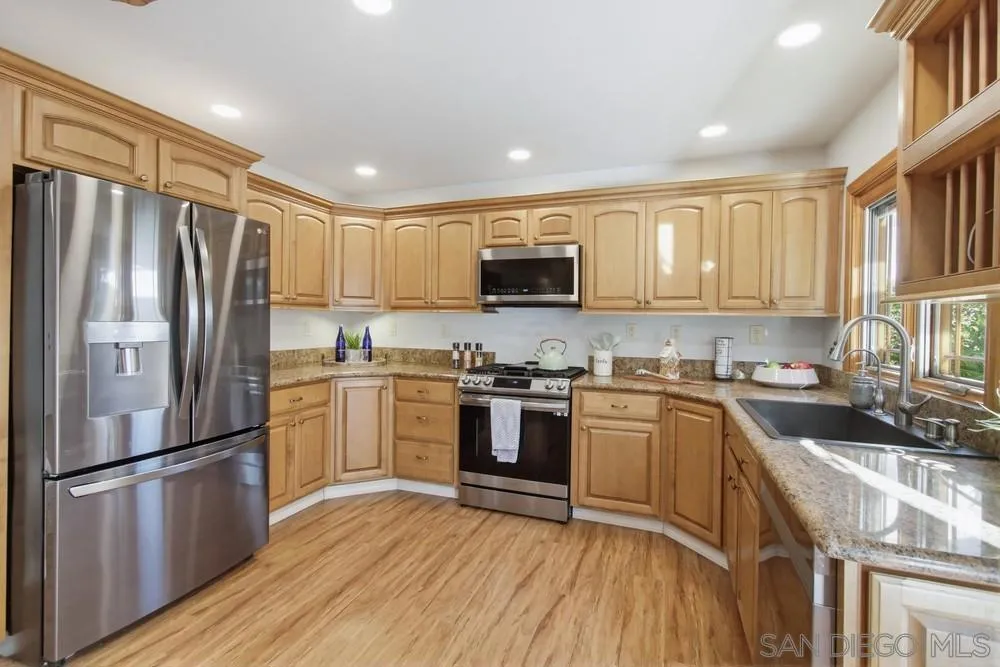 11385 Paseo Albacete, San Diego, California 92129 home-pic-9