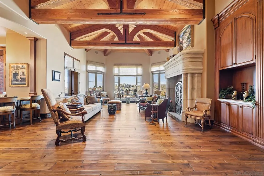 18486 Via Candela, Rancho Santa Fe, California 92091 home-pic-9