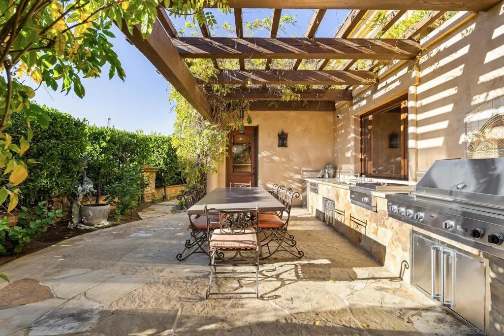 18486 Via Candela, Rancho Santa Fe, California 92091 home-pic-26