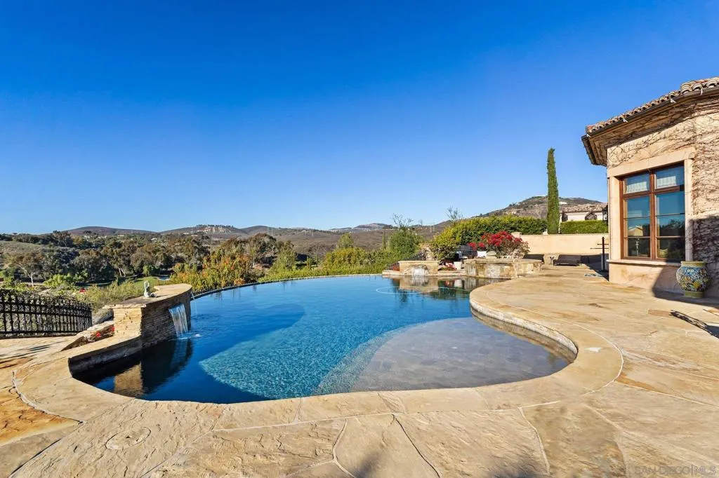 18486 Via Candela, Rancho Santa Fe, California 92091 home-pic-28