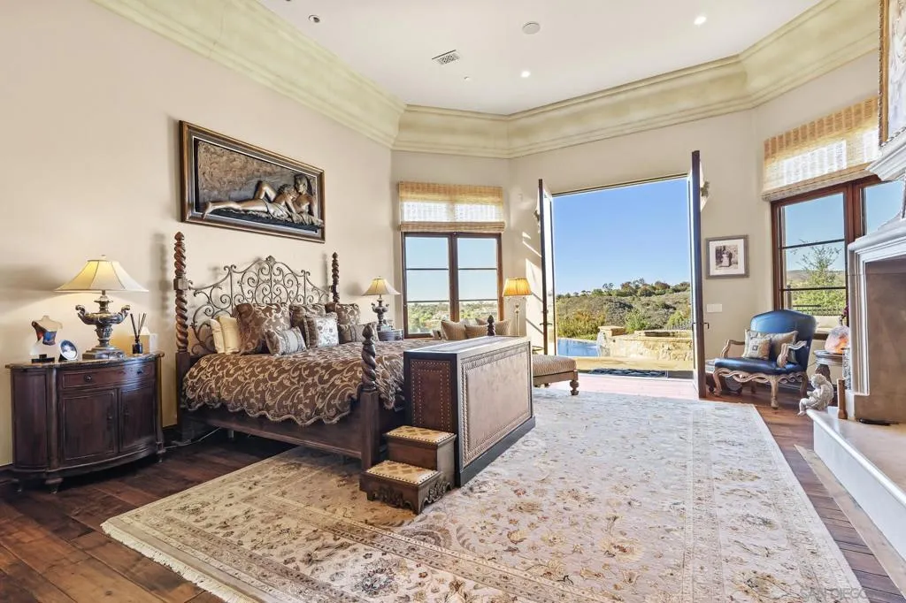 18486 Via Candela, Rancho Santa Fe, California 92091 home-pic-16