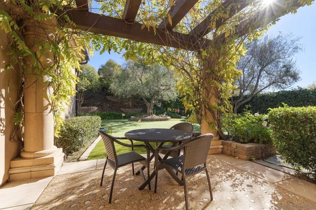 18486 Via Candela, Rancho Santa Fe, California 92091 home-pic-23