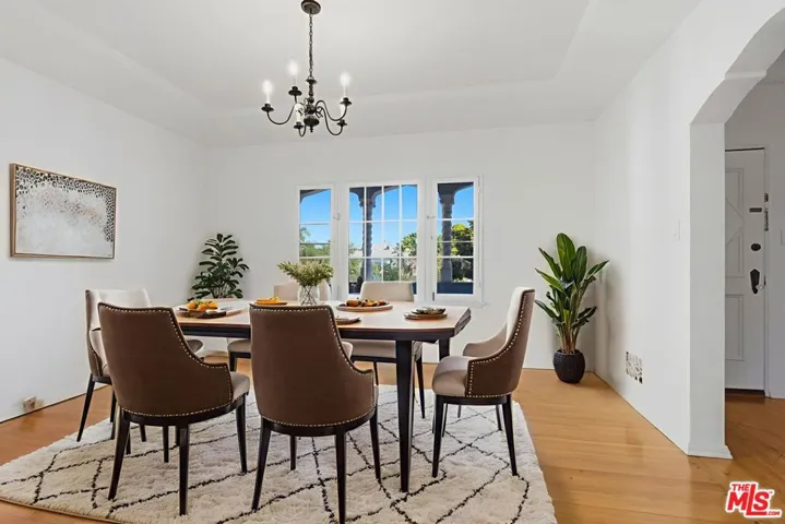 Dining (Virtually Staged)