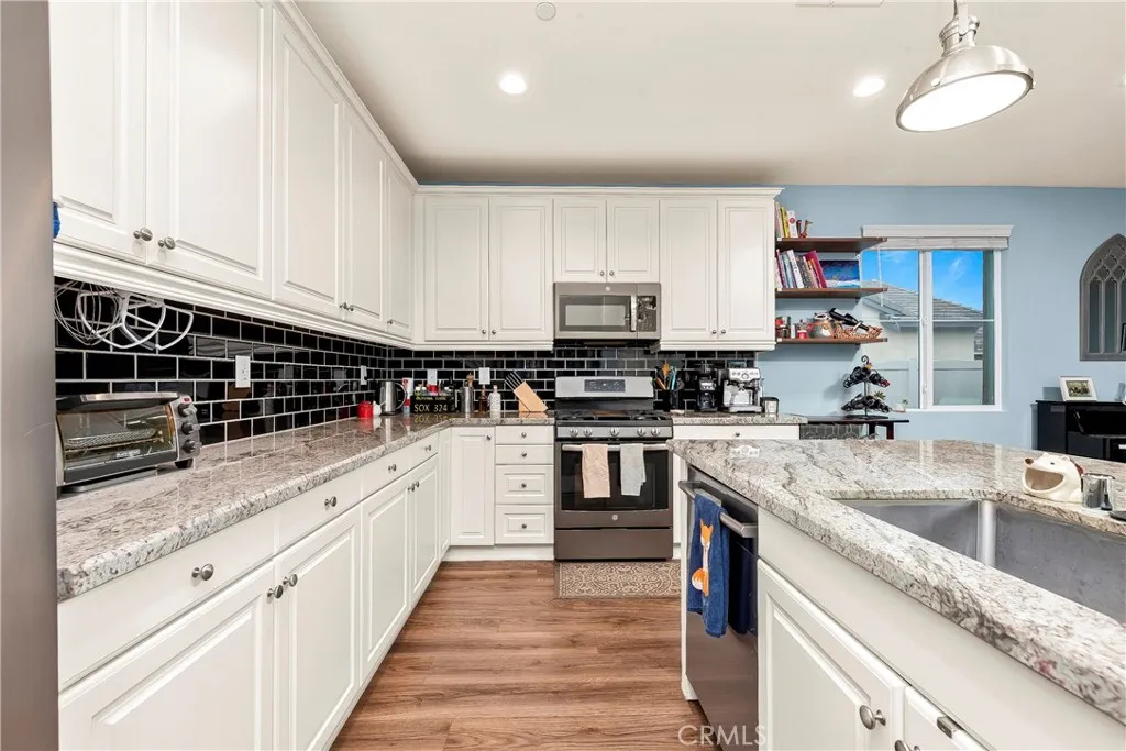 44123 Pagoda Way, Lancaster, California 93536 home-pic-16