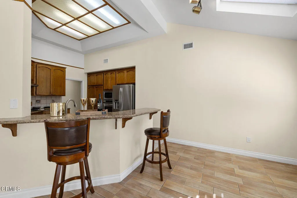 286 Golden Fern Court, Simi Valley, California 93065 home-pic-12