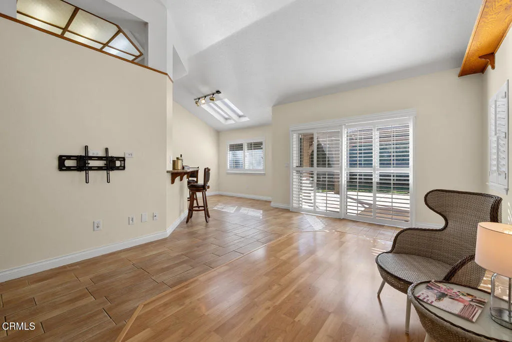 286 Golden Fern Court, Simi Valley, California 93065 home-pic-9