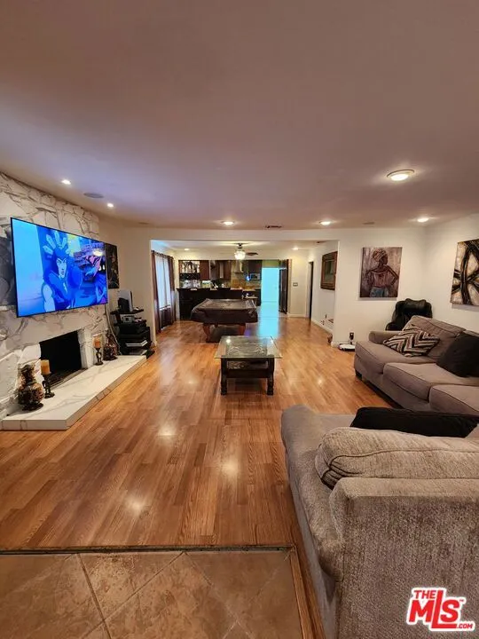 1110 W Vernon Avenue, Los Angeles, California 90037 home-pic-3