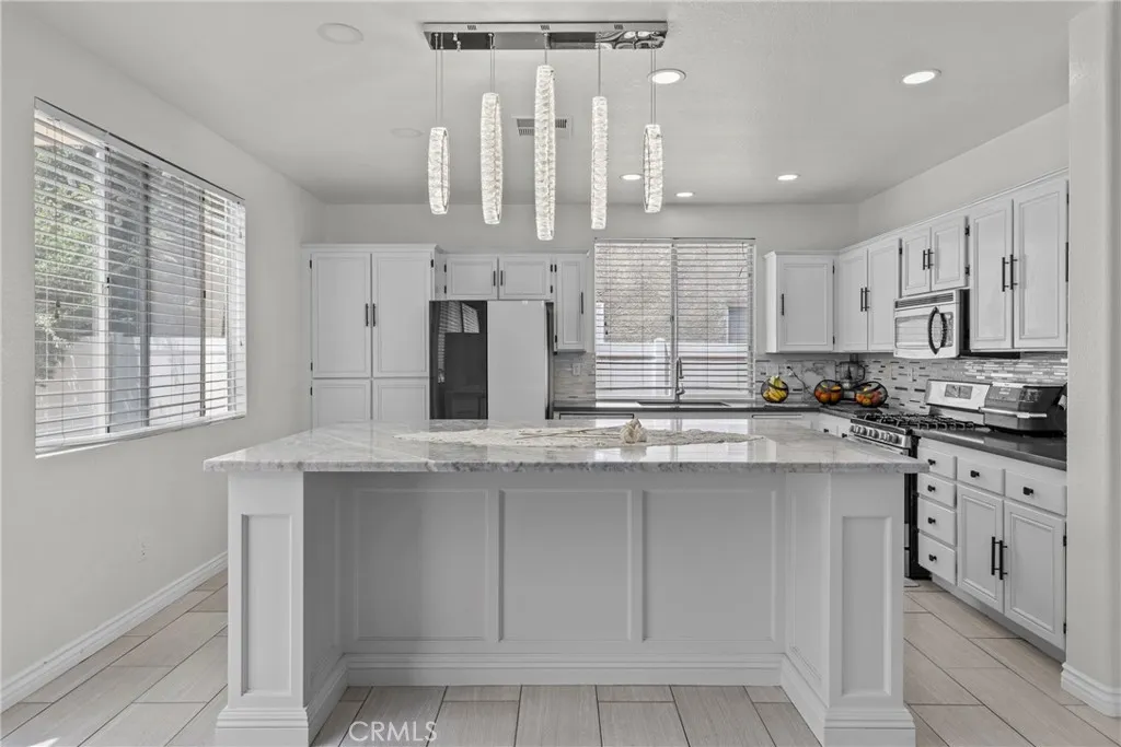 27051 Featherhill Dr., Corona, California 92883 home-pic-3