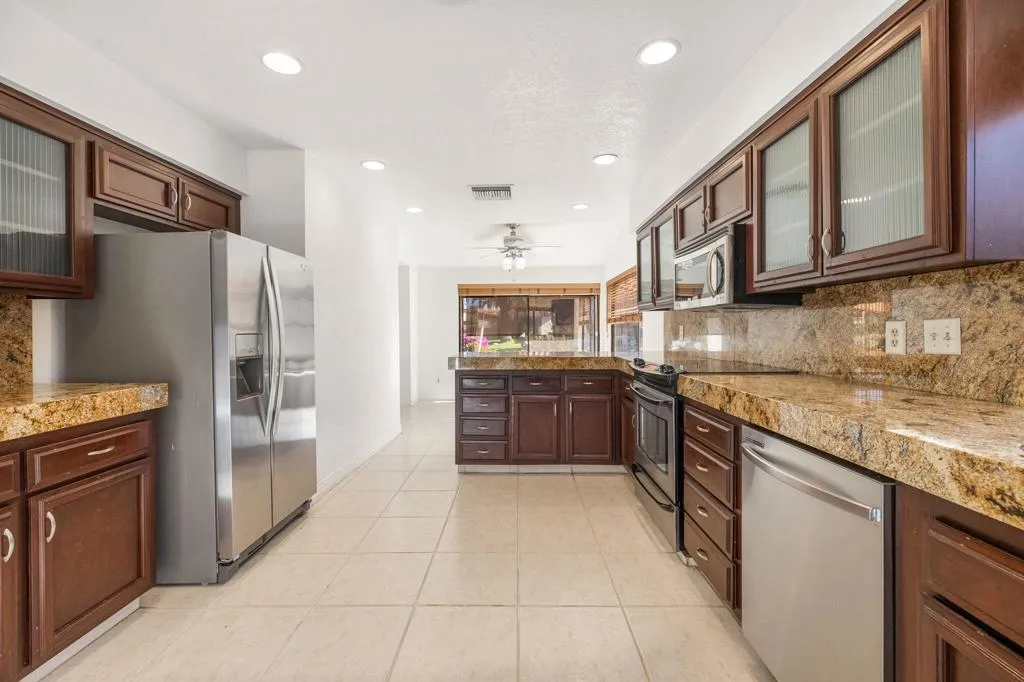 44190 Tahoe Circle, Indian Wells, California 92210 home-pic-11