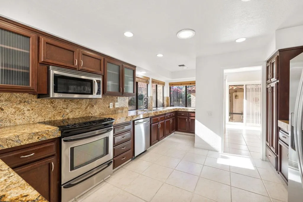 44190 Tahoe Circle, Indian Wells, California 92210 home-pic-15