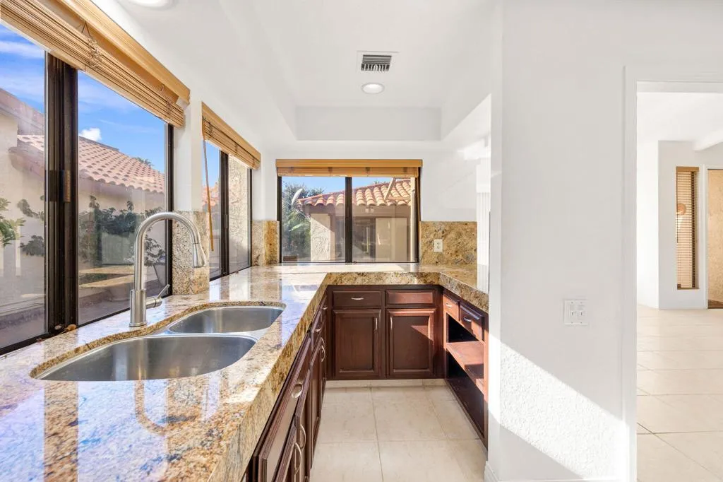 44190 Tahoe Circle, Indian Wells, California 92210 home-pic-14