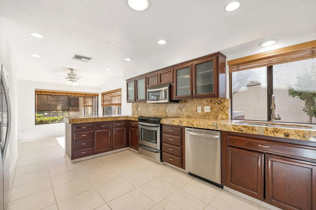 44190 Tahoe Circle, Indian Wells, California 92210 home-pic-13