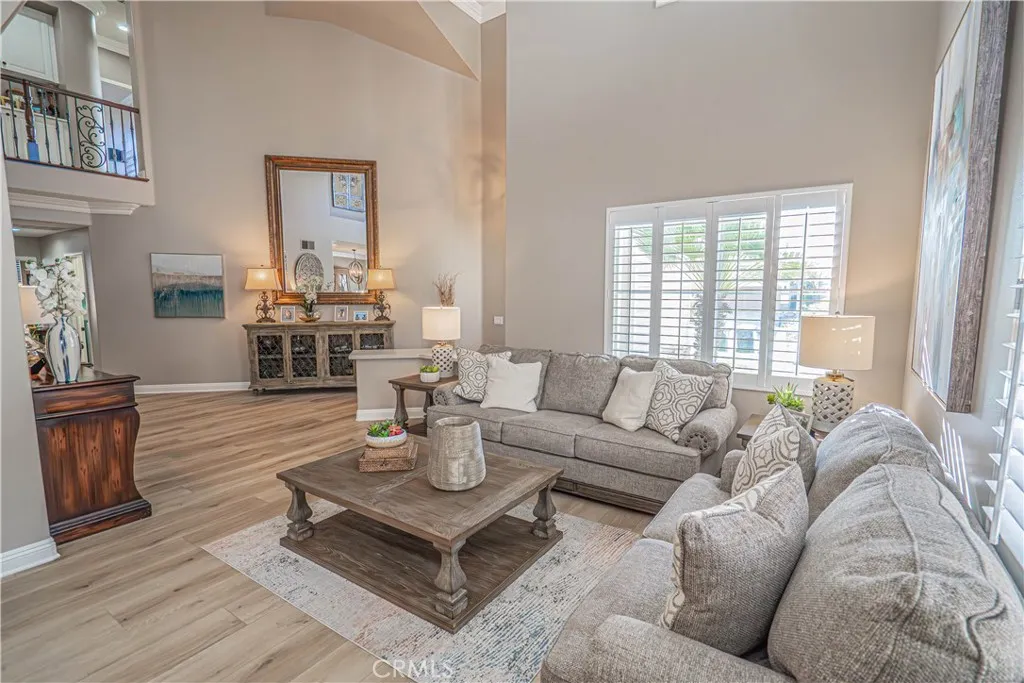 23321 Cuestport Drive, Valencia, California 91354 home-pic-9