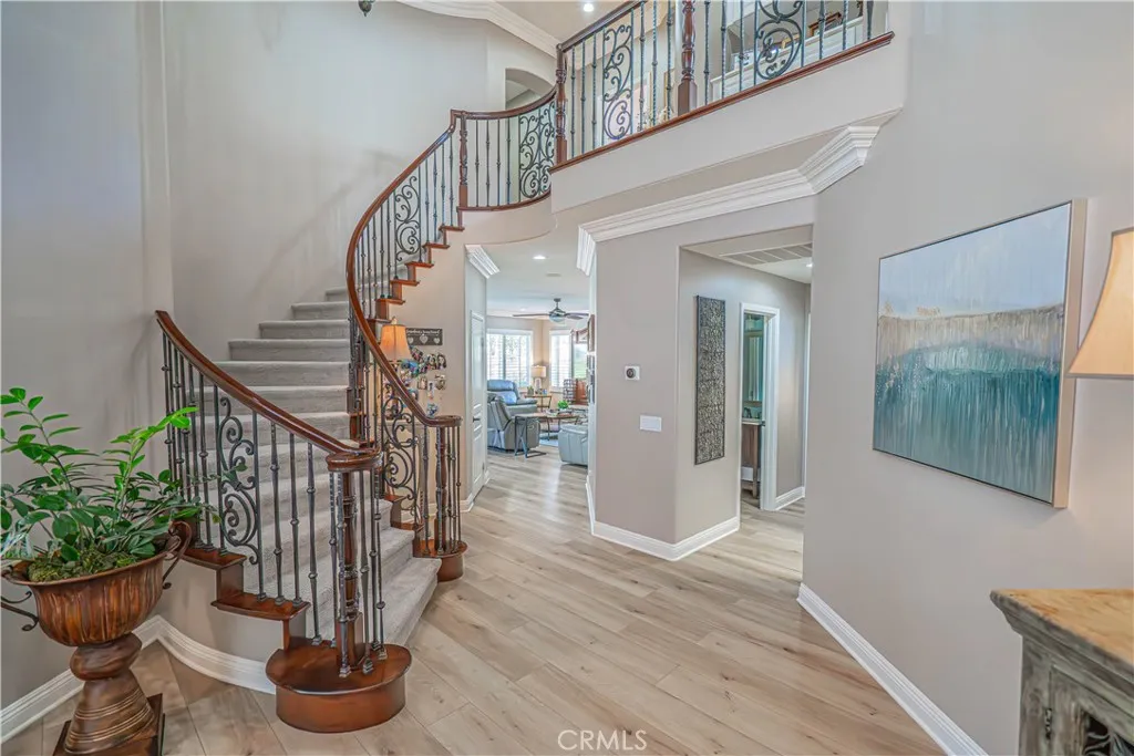23321 Cuestport Drive, Valencia, California 91354 home-pic-4
