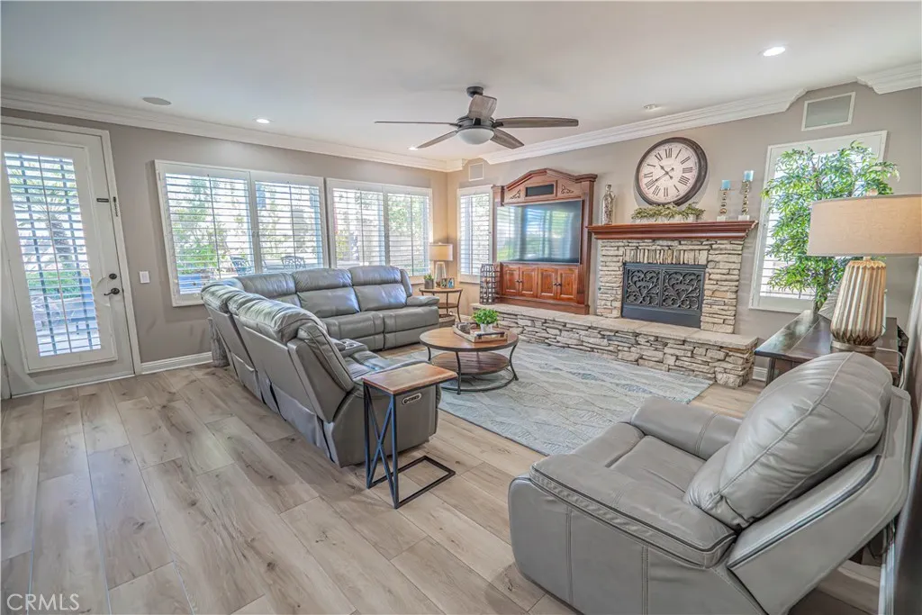 23321 Cuestport Drive, Valencia, California 91354 home-pic-11