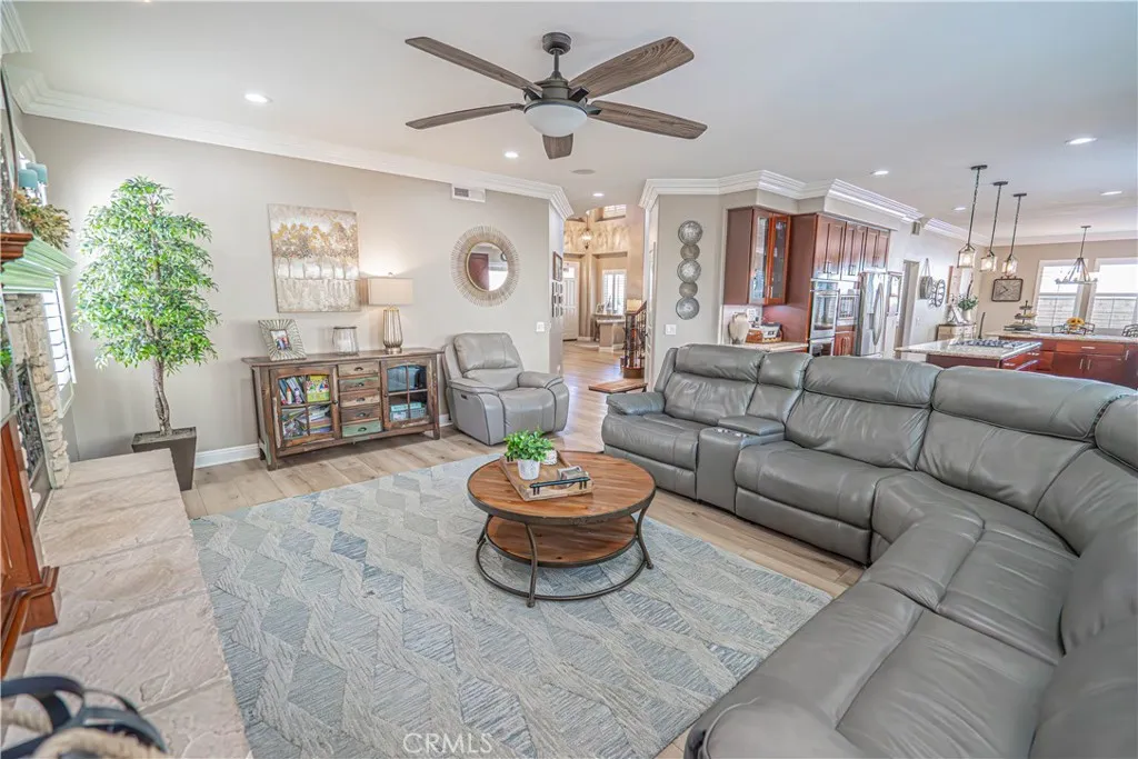 23321 Cuestport Drive, Valencia, California 91354 home-pic-13