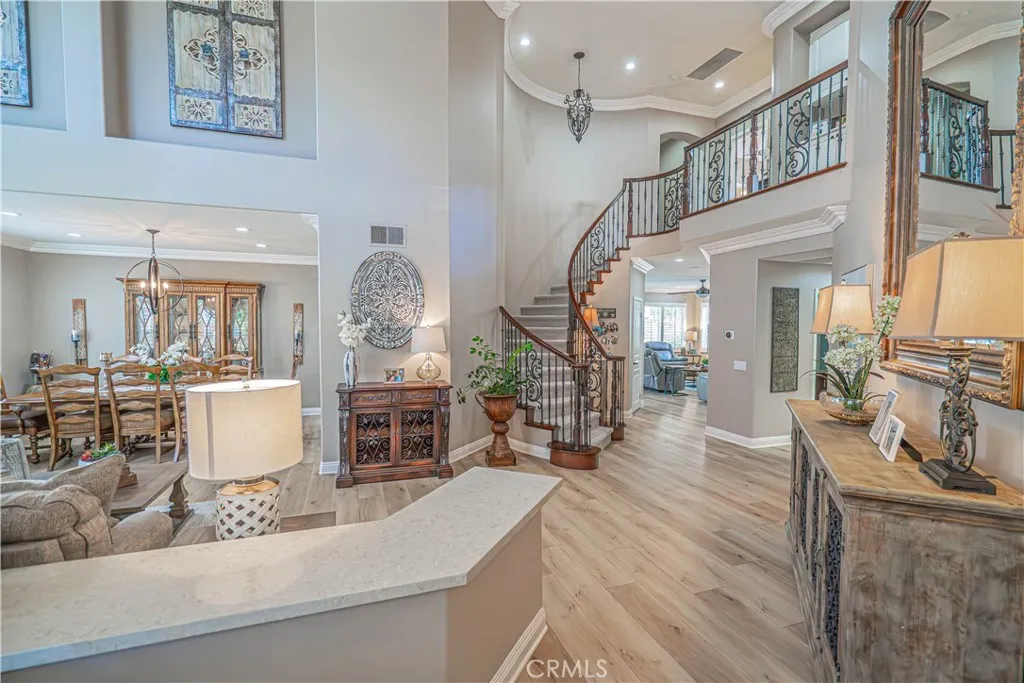 23321 Cuestport Drive, Valencia, California 91354 home-pic-3