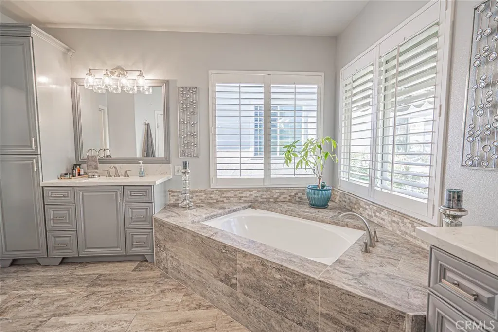 23321 Cuestport Drive, Valencia, California 91354 home-pic-31