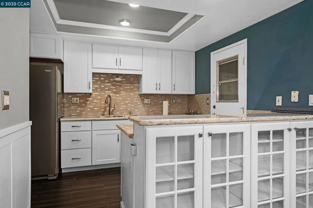 61 Fountainhead Ct, Martinez, California 94553 home-pic-10