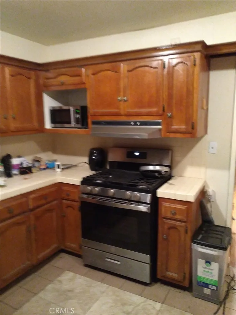 2010 W 85th, Los Angeles, California 90047 home-pic-7