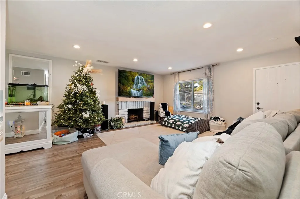 25143 Sugar Hill, Moreno Valley, California 92553 home-pic-7
