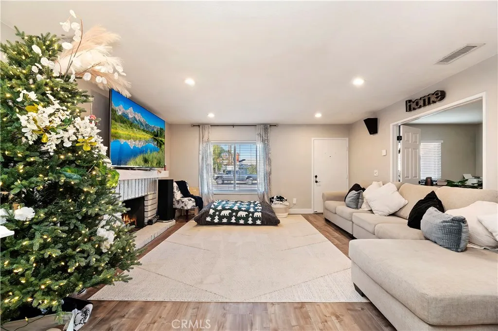 25143 Sugar Hill, Moreno Valley, California 92553 home-pic-8