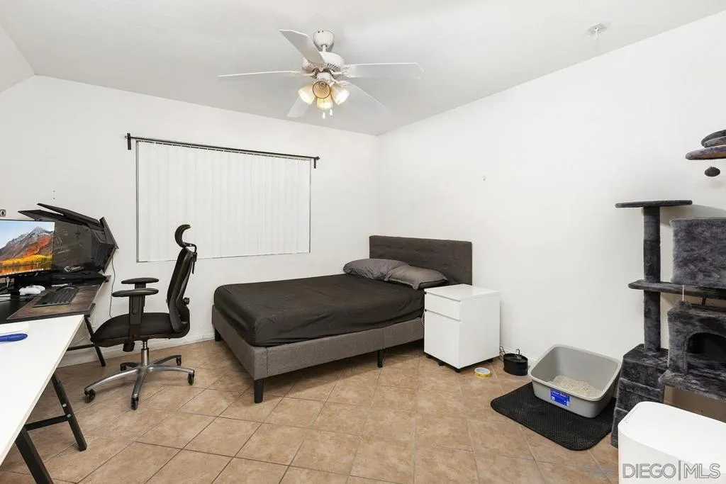 7425 Charmant 2801, San Diego, California 92122 home-pic-16
