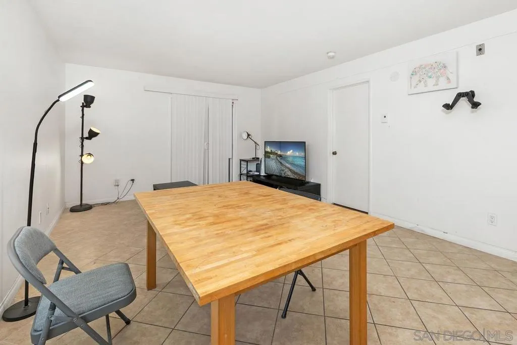 7425 Charmant 2801, San Diego, California 92122 home-pic-5