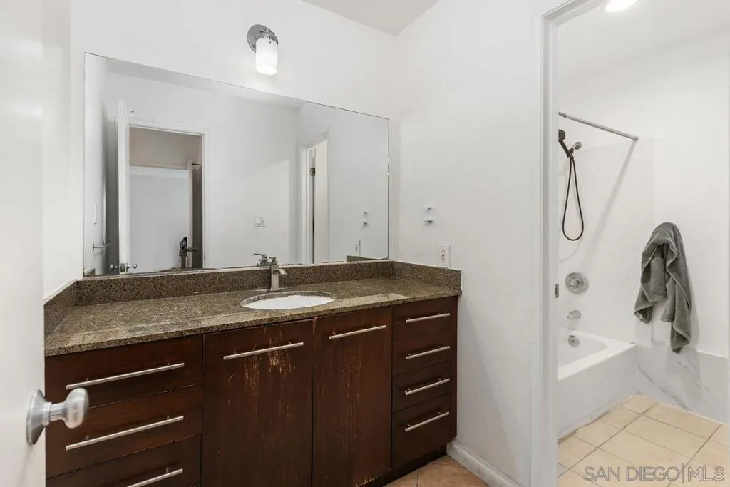 7425 Charmant 2801, San Diego, California 92122 home-pic-20