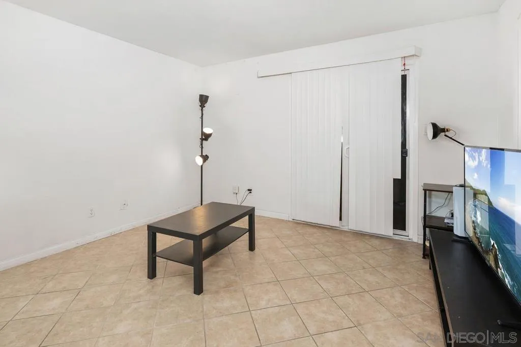 7425 Charmant 2801, San Diego, California 92122 home-pic-3