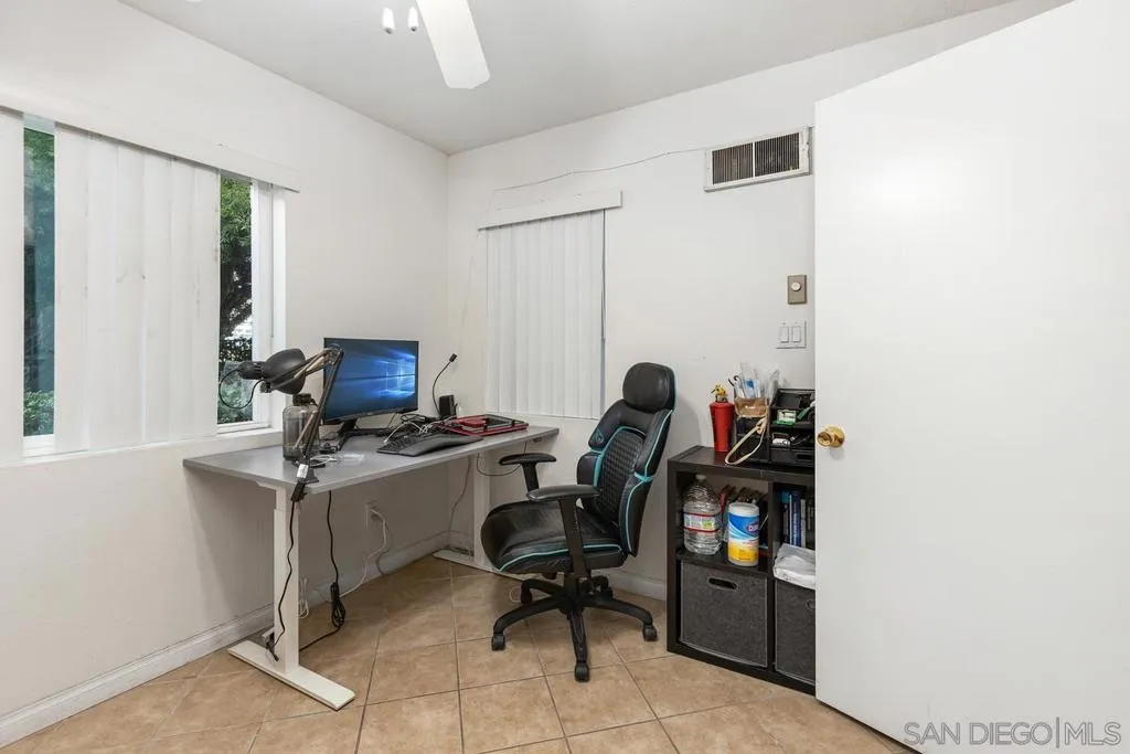 7425 Charmant 2801, San Diego, California 92122 home-pic-11