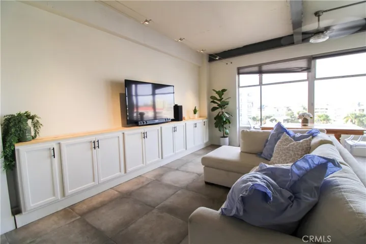 100 Atlantic Ave, Long Beach, California 80802