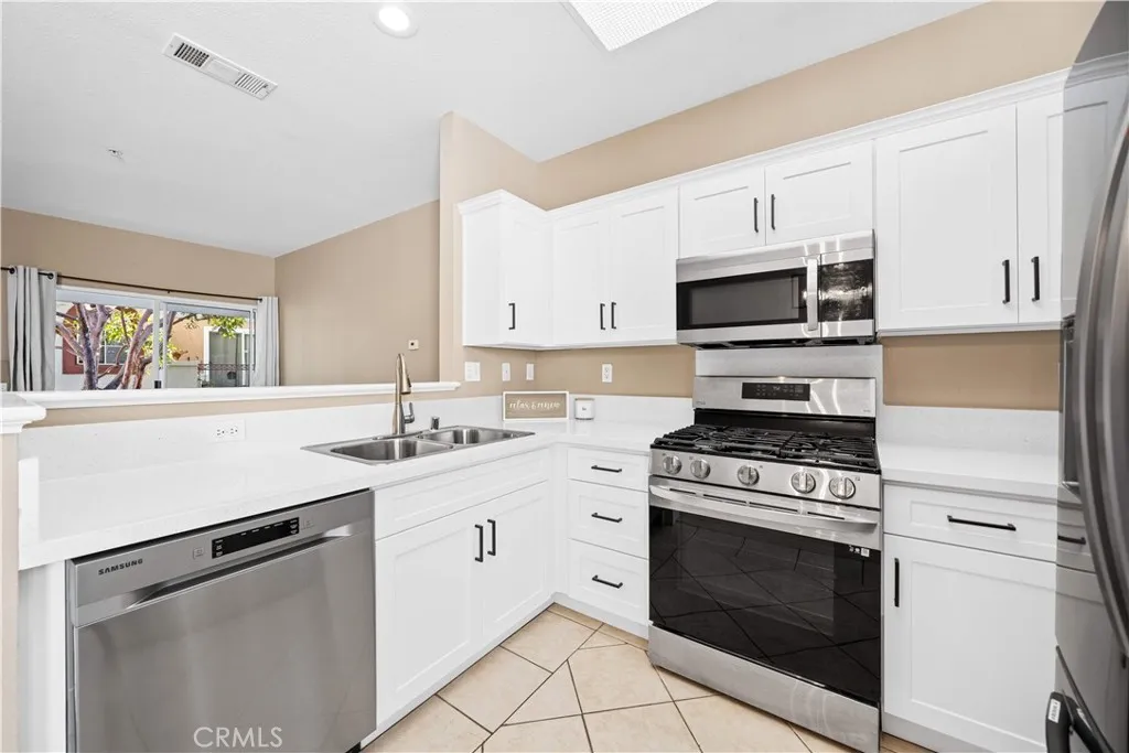 67 Santa Barbara Court, Lake Forest, California 92610 home-pic-15