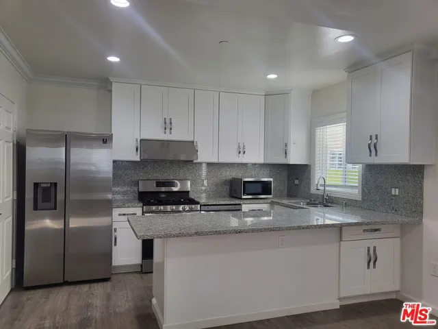 2754 W 12th Street, Los Angeles, California 90006