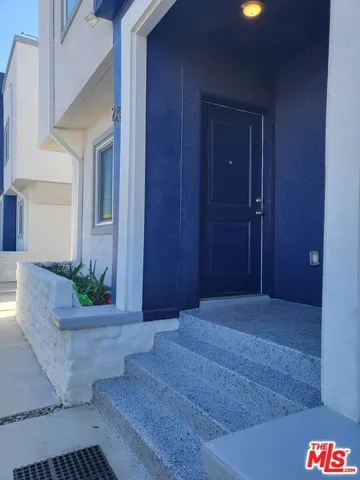 2754 W 12th Street, Los Angeles, California 90006