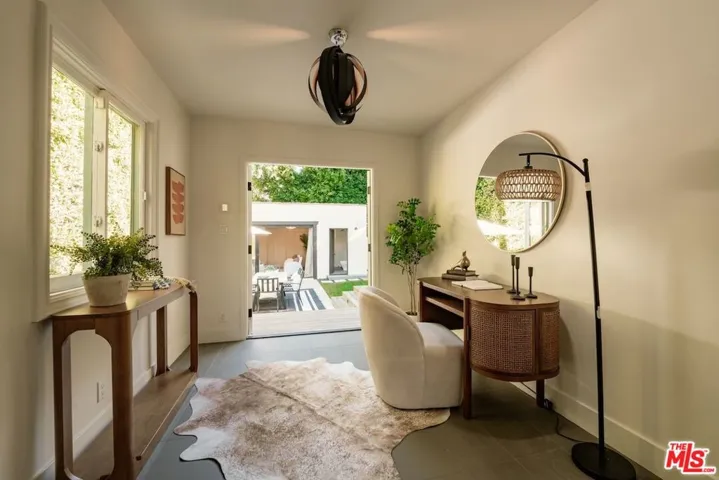 430 N Flores Street, Los Angeles, California 90048