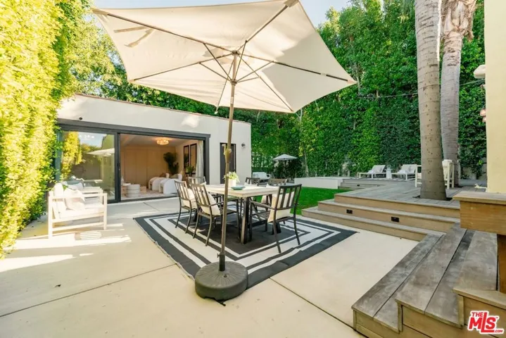 430 N Flores Street, Los Angeles, California 90048