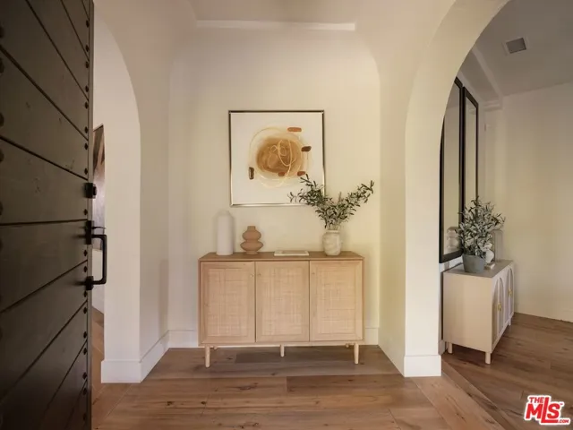 430 N Flores Street, Los Angeles, California 90048