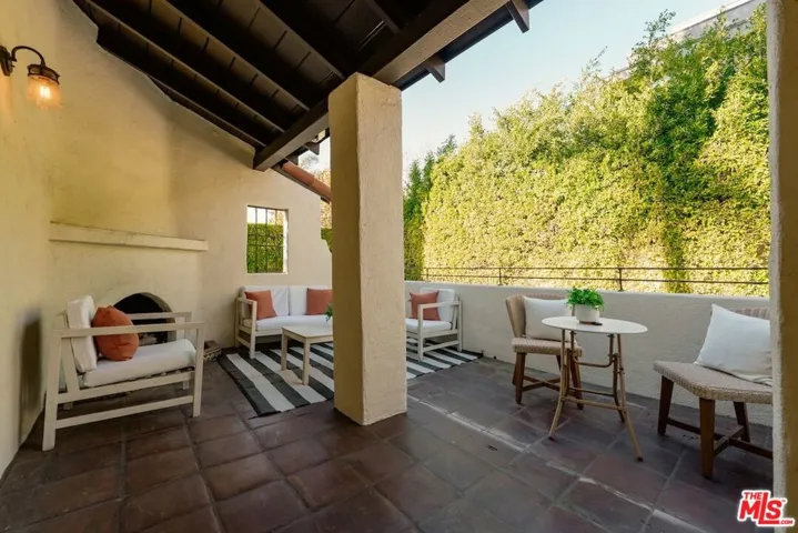 430 N Flores Street, Los Angeles, California 90048