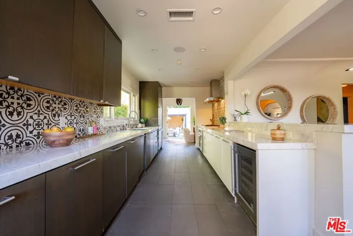 430 N Flores Street, Los Angeles, California 90048